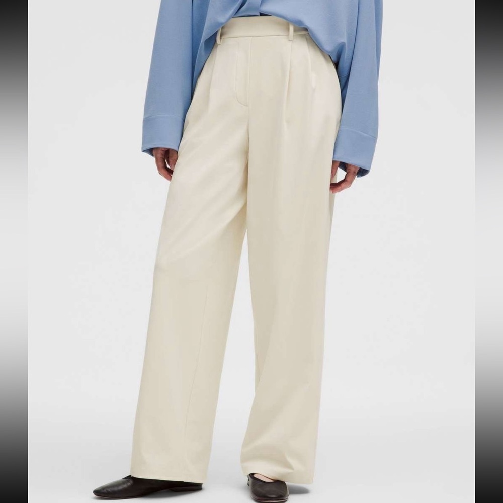 Lululemon daydrift high rise trouser short
